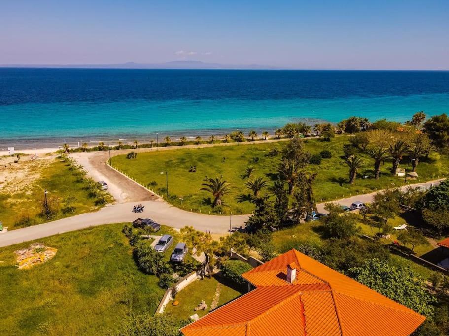 Вілла The Bright House By The Sea Афітос Екстер'єр фото