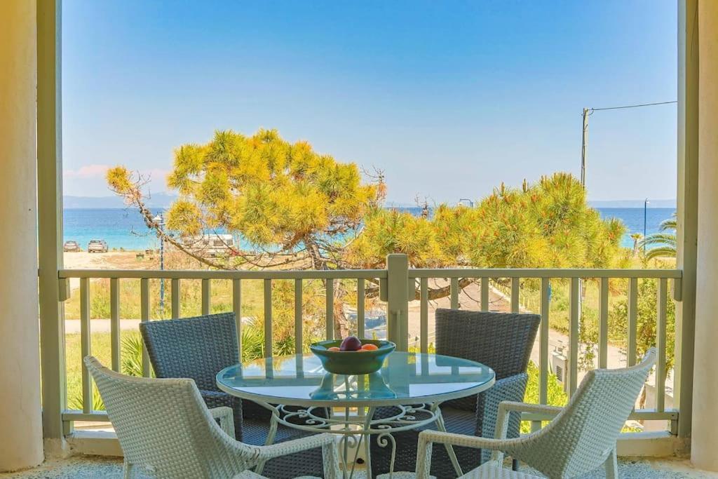 Вілла The Bright House By The Sea Афітос Екстер'єр фото