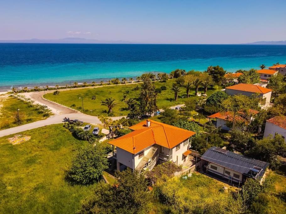 Вілла The Bright House By The Sea Афітос Екстер'єр фото